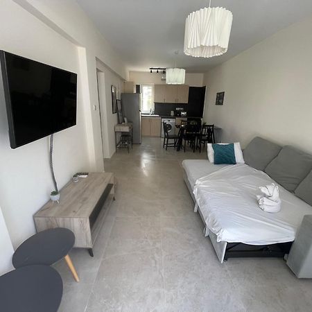 Mari House-Close To The Beach Пафос Екстериор снимка